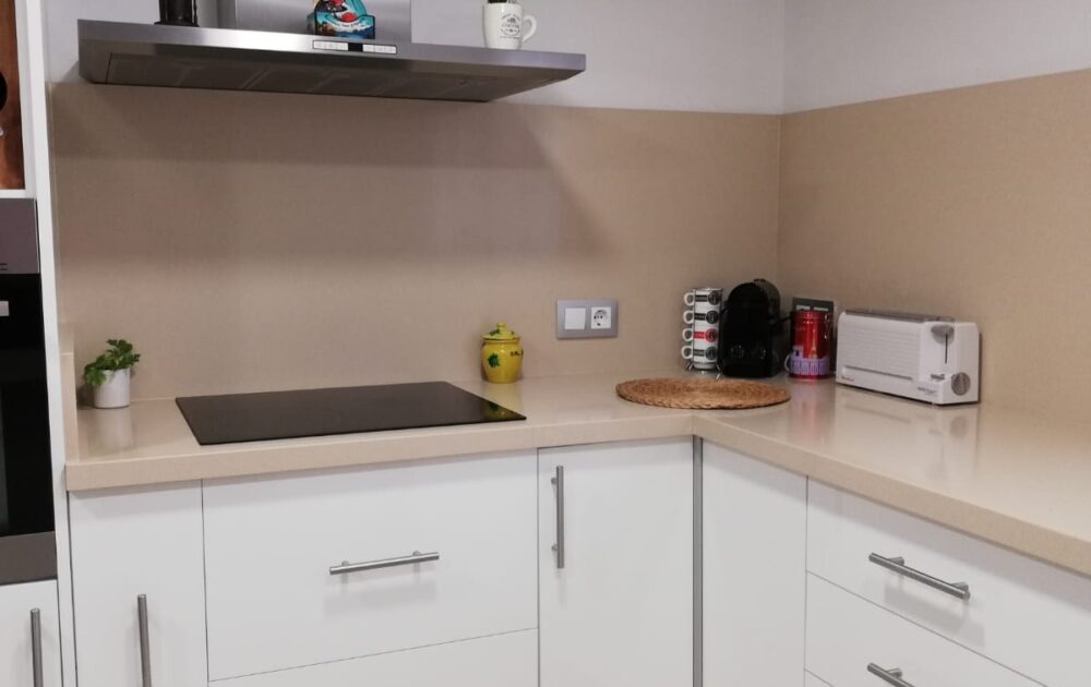 diseño personalizado de cocinas en valencia - blanco