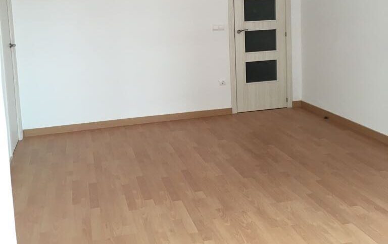 carpintero especializado en parquet en valencia - puerta fondo