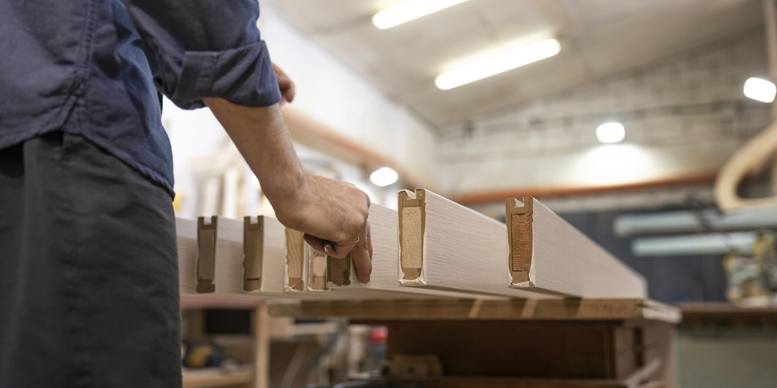 fabricación de muebles a medida en Valencia-mano fabricación de muebles a medida en Valencia-mano