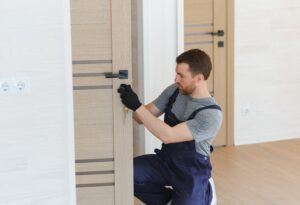 Carpintería para puertas interiores en Valencia - instalación 